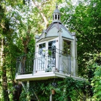 lovely-treehouse